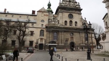 Lviv Bernardine Kilisesi yakın kişi