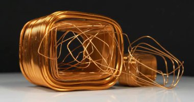 Bakır virajlar elektrik transformatörlerinden farklı boyutlarda. Bakır, cuprum - kimyasal element, demir olmayan metal