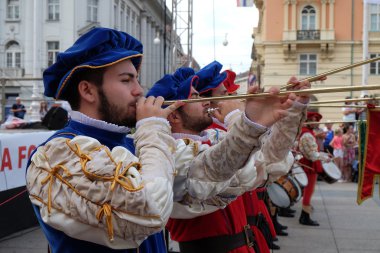 Grup üyeleri halk Storici Sbandieratori Contrade Cori, Cori, İtalya