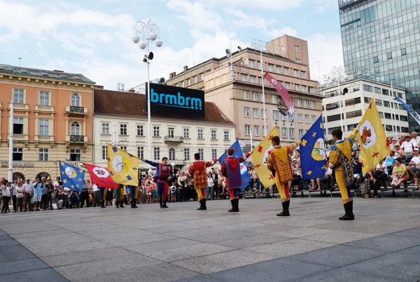 Members of folk group Storici Sbandieratori Contrade Cori, from Cori, Italy — Stock Photo, Image