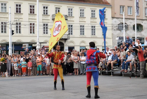 Leden van folk groep Storici Sbandieratori Contrade Cori, from Cori, Italië — Stockfoto