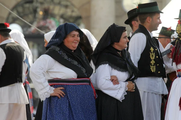 Členové folk skupiny Cvelferi z Zupanjska Posavina, Chorvatsko — Stock fotografie