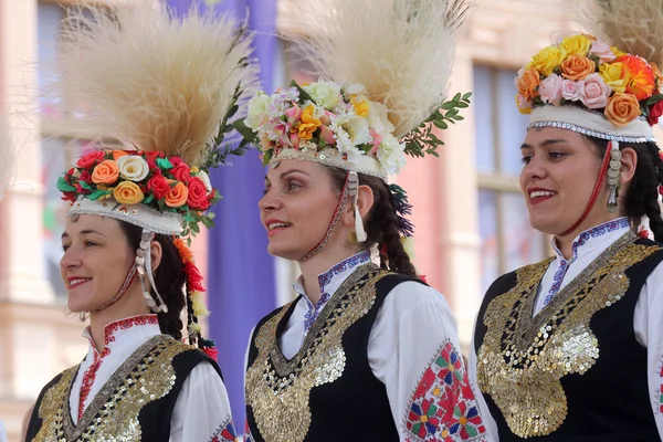 Członków folk grupy bot Escola de ball de Calabruix z Mallorca, Hiszpania — Zdjęcie stockowe