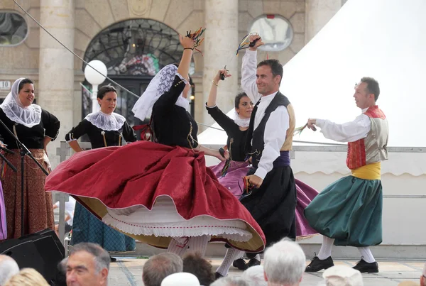 Membros do grupo folclórico Escola de ball de bot Calabruix de Maiorca, Espanha — Fotografia de Stock