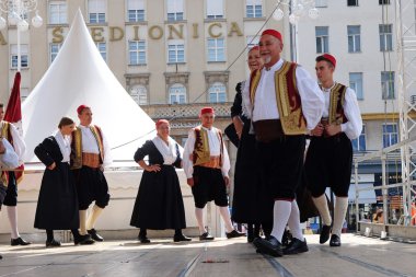 Osojnik, Hırvatistan Zagreb 50 Uluslararası Folklor Festivali sırasında halk grubu üyeleri