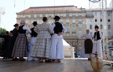 Tavankut, Sırbistan, Zagreb 50 Uluslararası Folklor Festivali sırasında halk grubu üyeleri