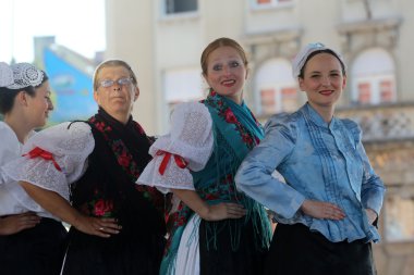 Halk grupları veseli medimurci Hırvatistan Zagreb 48 Uluslararası Folklor Festivali sırasında üyeleri