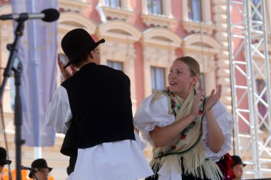 Grup üyeleri halk seljacka sloga donja dubrava, Hırvatistan Zagreb 48 Uluslararası Folklor Festivali sırasında gelen