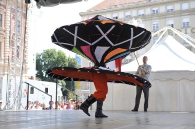 Zagreb 48 Uluslararası Folklor Festivali sırasında Mısır'dan halk grupları Mısır Millî folklor topluluğu üyeleri