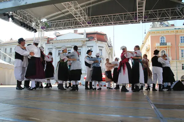 Τα μέλη των ομάδων λαϊκής veseli medimurci από την Κροατία κατά τη διάρκεια το 48ο Διεθνές Φολκλορικό Φεστιβάλ στο Ζάγκρεμπ — Φωτογραφία Αρχείου