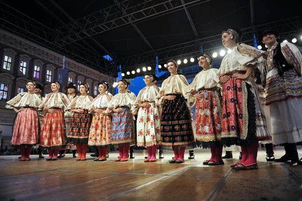 Члени народної групи dubosevica, Баран'я, Хорватія протягом 48 років Міжнародний фестиваль фольклору в Загребі — стокове фото