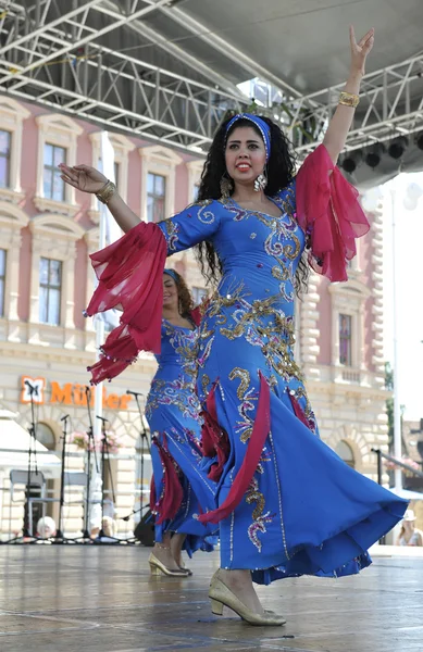 Members of folk groups Egyptian National Folklore Troupe from Egypt during the 48th International Folklore Festival in Zagreb — Stock Photo, Image