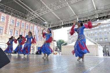 Zagreb 48 Uluslararası Folklor Festivali sırasında Mısır'dan halk grupları Mısır Millî folklor topluluğu üyeleri