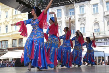Zagreb 48 Uluslararası Folklor Festivali sırasında Mısır'dan halk grupları Mısır Millî folklor topluluğu üyeleri