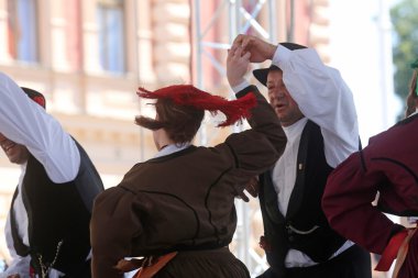 folklor gurubu casamazzagno, gruppo folklor ve Zagreb Merkezi 48 Uluslararası Folklor Festivali sırasında İtalya'dan legare üyeleri