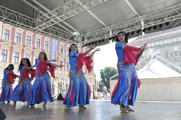 Leden van folk groepen Egyptische nationale folklore troupe uit Egypte tijdens de 48ste internationale folklore festival in zagreb — Stockfoto