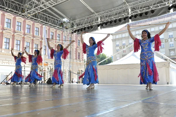 Zagreb 48 Uluslararası Folklor Festivali sırasında Mısır'dan halk grupları Mısır Millî folklor topluluğu üyeleri — Stok fotoğraf