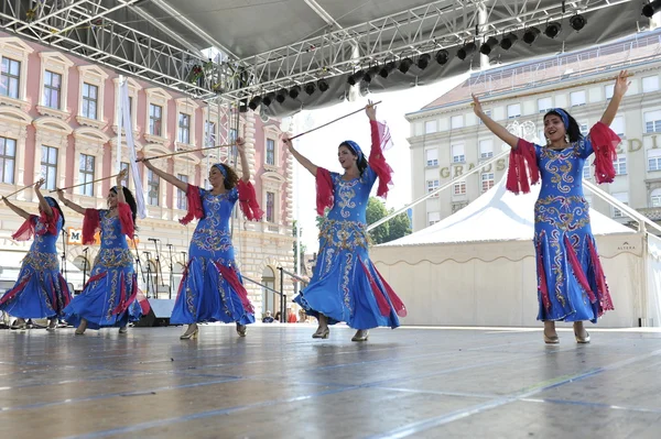 Leden van folk groepen Egyptische nationale folklore troupe uit Egypte tijdens de 48ste internationale folklore festival in zagreb — Stockfoto