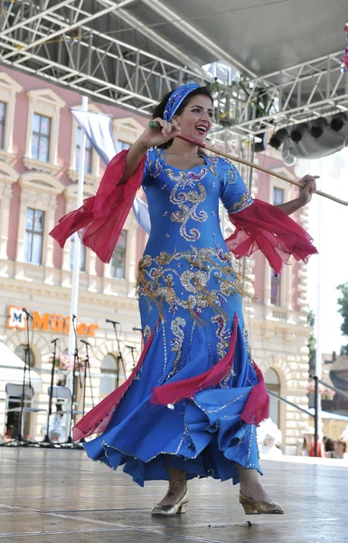 Členů folklorních souborů egyptské národní folklórní skupiny z Egypta během 48 Mezinárodní folklórní festival v Záhřebu — Stock fotografie