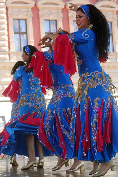 Members of folk groups Egyptian National Folklore Troupe from Egypt during the 48th International Folklore Festival in Zagreb — Stock Photo, Image