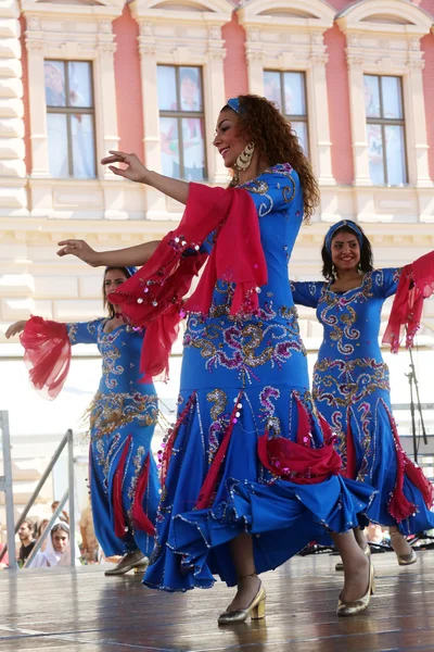 Members of folk groups Egyptian National Folklore Troupe from Egypt during the 48th International Folklore Festival in Zagreb — Stock Photo, Image