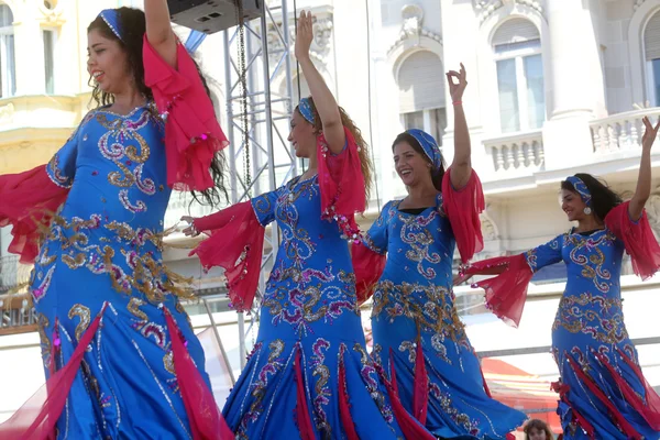 Leden van folk groepen Egyptische nationale folklore troupe uit Egypte tijdens de 48ste internationale folklore festival in zagreb — Stockfoto