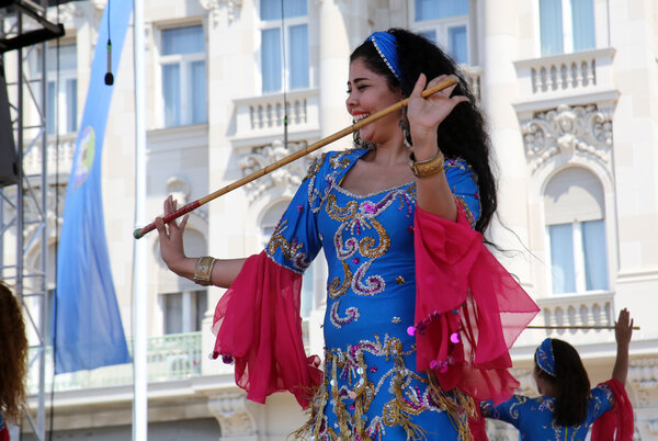 Члены народных групп Египетской национальной фольклорной труппы из Египта во время 48-го Международного фольклорного фестиваля в Загребе
