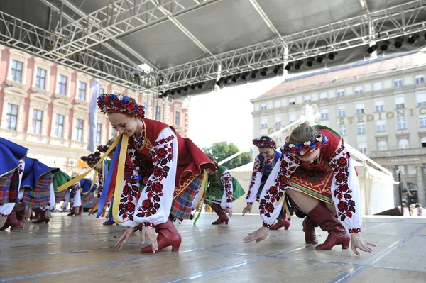 Mitglieder der Folkloregruppen ägyptische nationale Folkloregruppe aus Ägypten während des 48. Internationalen Folklorefestivals im Zentrum von Zagreb — Stockfoto