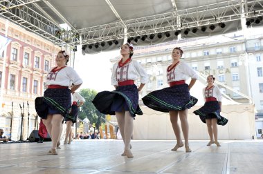 selkirk, manitoba, Kanada Ukrayna dance ensemble troyanda Zagreb 48 Uluslararası Folklor Festivali sırasında grup üyeleri halk