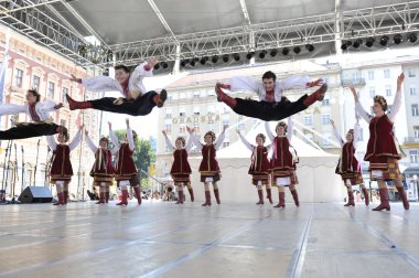 selkirk, manitoba, Kanada Ukrayna dance ensemble troyanda Zagreb 48 Uluslararası Folklor Festivali sırasında grup üyeleri halk