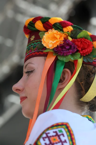 Medlemmar av folk grupp selkirk, manitoba, ukrainska dance ensemble troyanda från Kanada under 48 internationell folklore festival i zagreb — Stockfoto