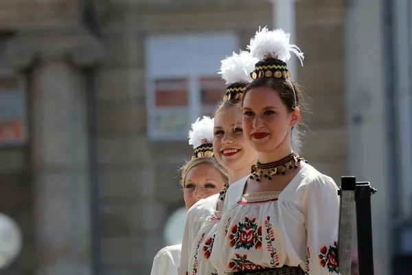 エドモントン （アルバータ州）、ザグレブの 48 国際民俗祭の間にカナダからのウクライナのダンサーの viter グループの民族のメンバー — ストック写真