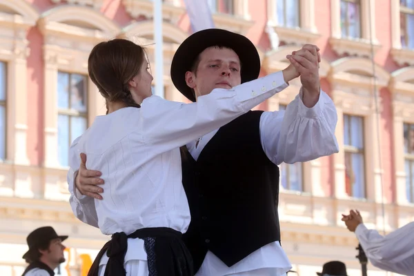 Membri dei gruppi folkloristici San Girolamo da Strigova, Croazia durante la 48a Festa Internazionale del Folclore a Zagabria — Foto Stock