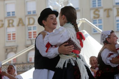Grup üyeleri halk selacka sloga nedelisce, Hırvatistan Zagreb 48 Uluslararası Folklor Festivali sırasında gelen