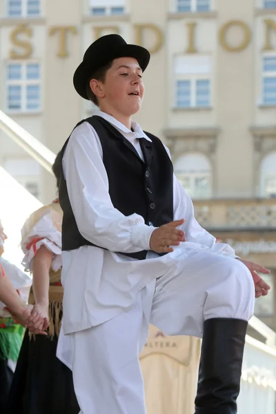 Membri del gruppo folk Selacka Sloga di Nedelisce, Croazia durante il 48esimo Festival Internazionale del Folclore a Zagabria — Foto Stock