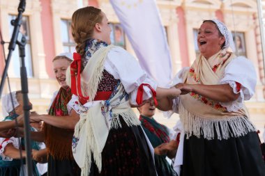 Grup üyeleri halk selacka sloga nedelisce, Hırvatistan Zagreb 48 Uluslararası Folklor Festivali sırasında gelen