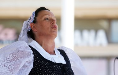 mihovljan, Hırvatistan Zagreb 48 Uluslararası Folklor Festivali sırasında halk grupları üyeleri