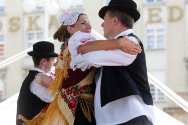 Halk grupları zvon mala subotica, Hırvatistan Zagreb 48 Uluslararası Folklor Festivali sırasında gelen üyeleri