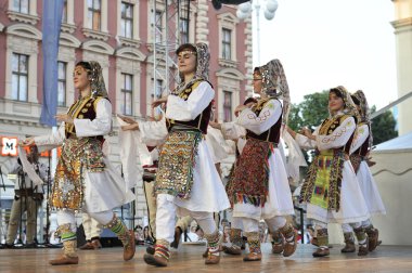 Grup üyeleri halk Arnavut Kültür Derneği Levent hasani cegrane, Zagreb 48 Uluslararası Folklor Festivali sırasında Makedonya üzerinden