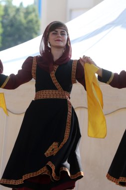 Grup üyeleri halk Arnavut Kültür Derneği Levent hasani cegrane, Zagreb 48 Uluslararası Folklor Festivali sırasında Makedonya üzerinden