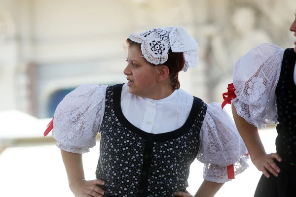 Members of folk groups from Mihovljan, Croatia during the 48th International Folklore Festival in Zagreb — Stock Photo, Image