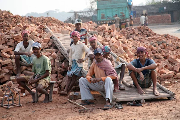 Brick field workers in Sarberia, West Bengal, India. — Stock Photo, Image