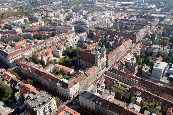 Basilika des Heiligen Herzens und das Kloster der Jesusgesellschaft in Zagreb — Stockfoto