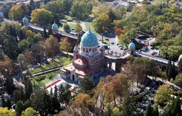 Cemitério Mirogoj em Zagreb. Croácia. — Fotografia de Stock