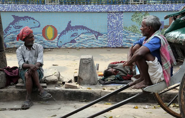 Rikscha-Fahrer bei der Arbeit in Kolkata — Stockfoto