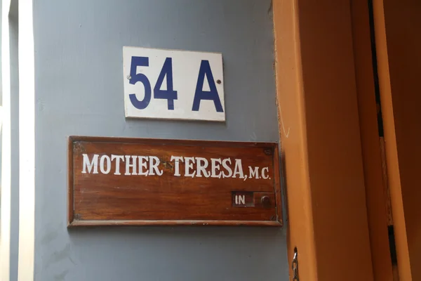 Sign on the entrance to Mother House, the residence of Mother Teresa in Kolkata — Stock Photo, Image