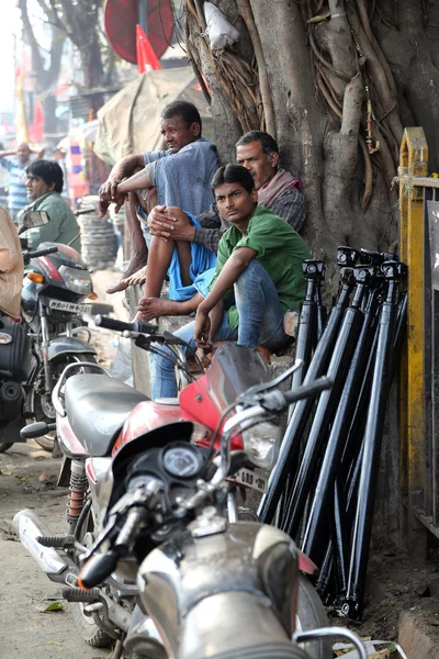 Otomobil parçaları saklamak üzerinde Malik bazar Kolkata, Hindistan — Stok fotoğraf