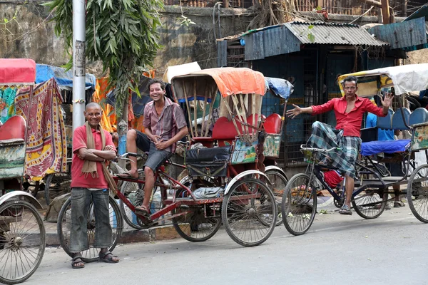 Rickshaw driver working in Kolkata, India — Stock Photo, Image