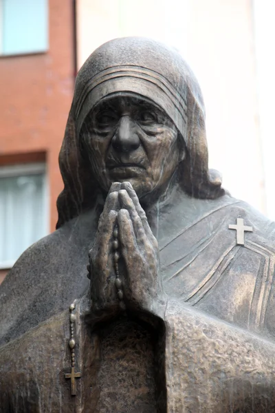 Matka Teresa z Kalkuty pomnik w Skopje — Zdjęcie stockowe