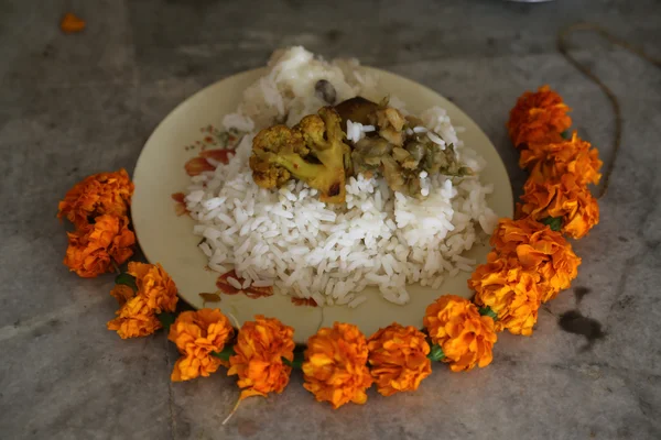 Yemek için dini ibadet, Budist tapınağı Howrah, Batı Bengal, Hindistan — Stok fotoğraf